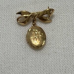 Small locket pin